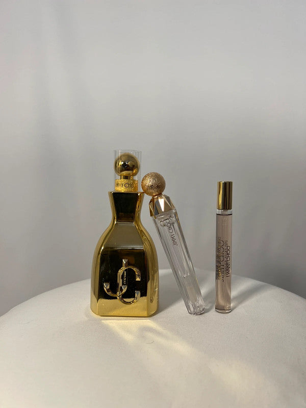 Coffret doré avec parfums et gloss