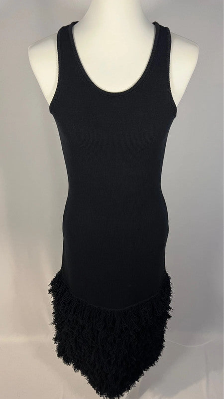 Robe noire à franges