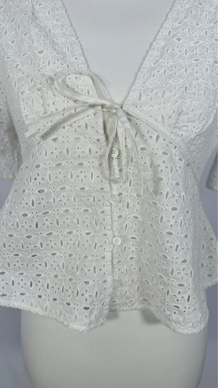 Top noué sur le devant en œillets blanc