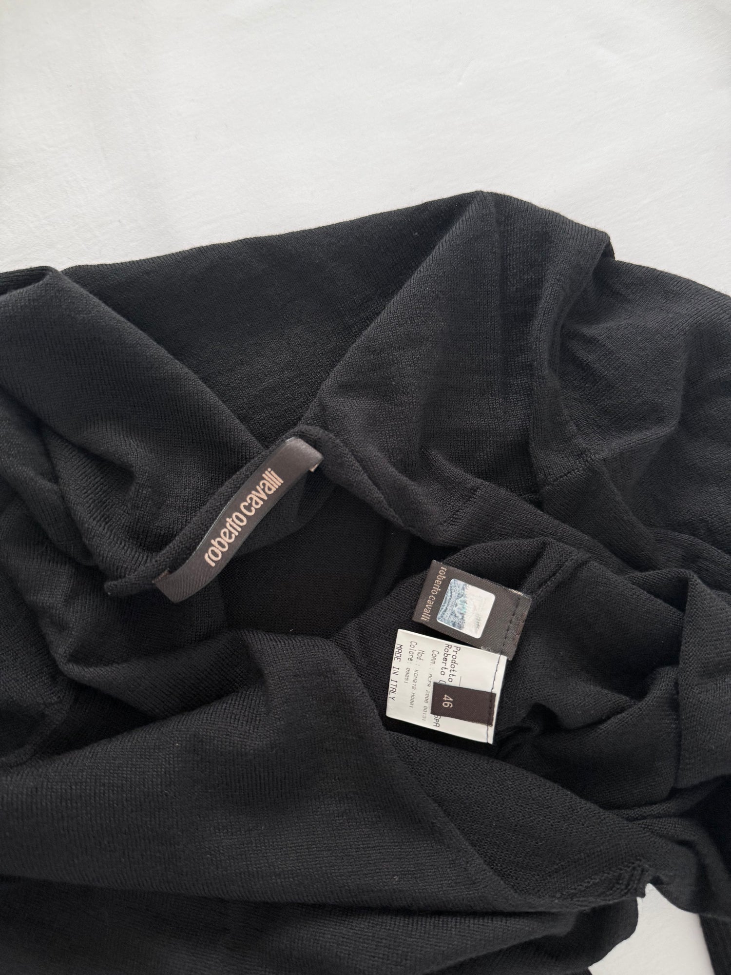 Pull noir col V en laine fine
