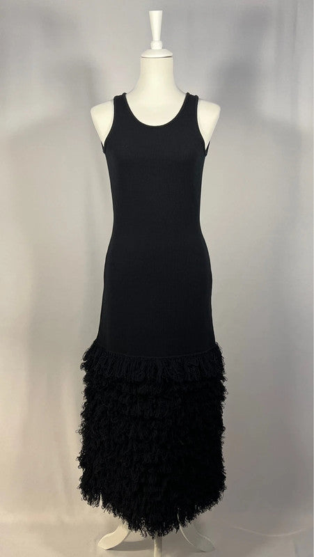 Robe noire à franges