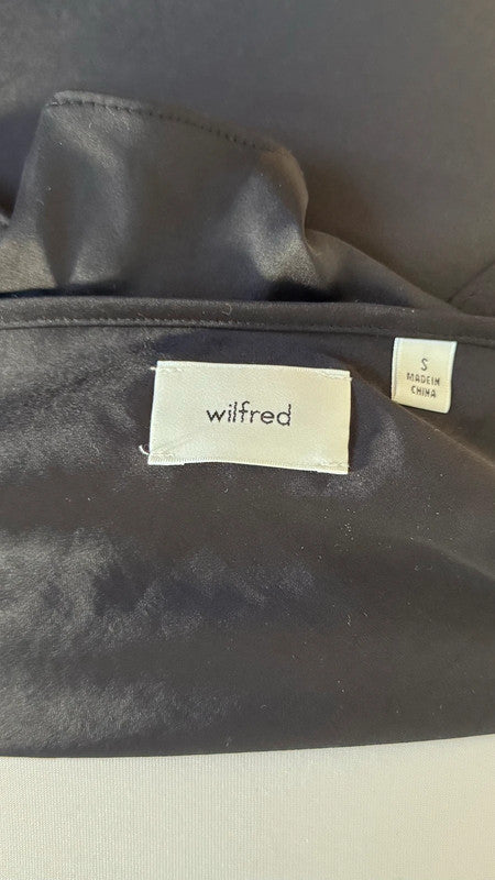 Robe en satin botanical noire