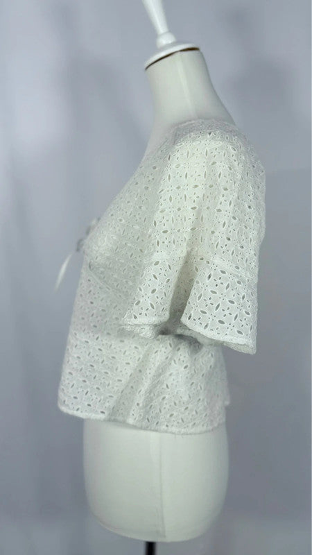 Top noué sur le devant en œillets blanc