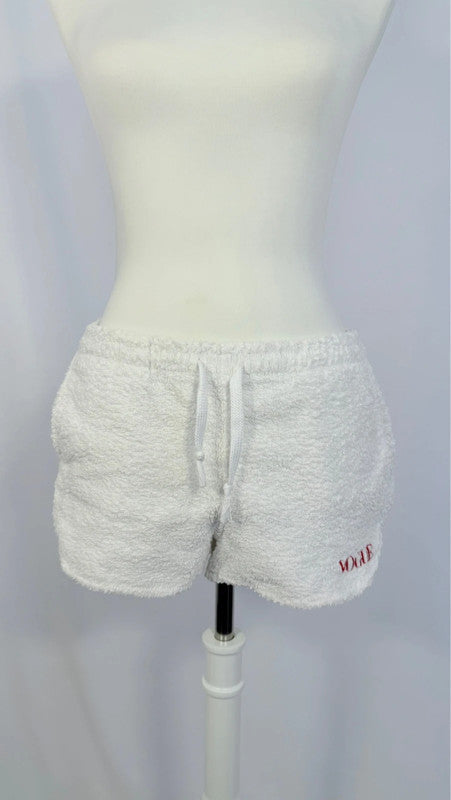 Short blanc avec logo brodé rouge - Vogue