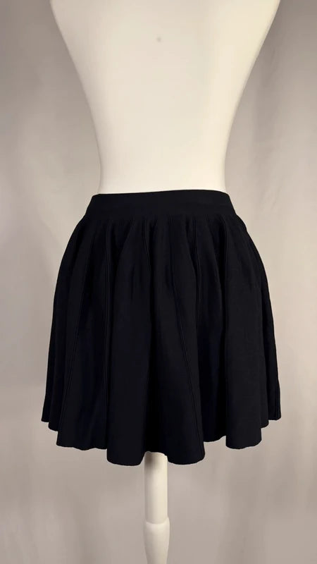 Black stretch pleated skirt