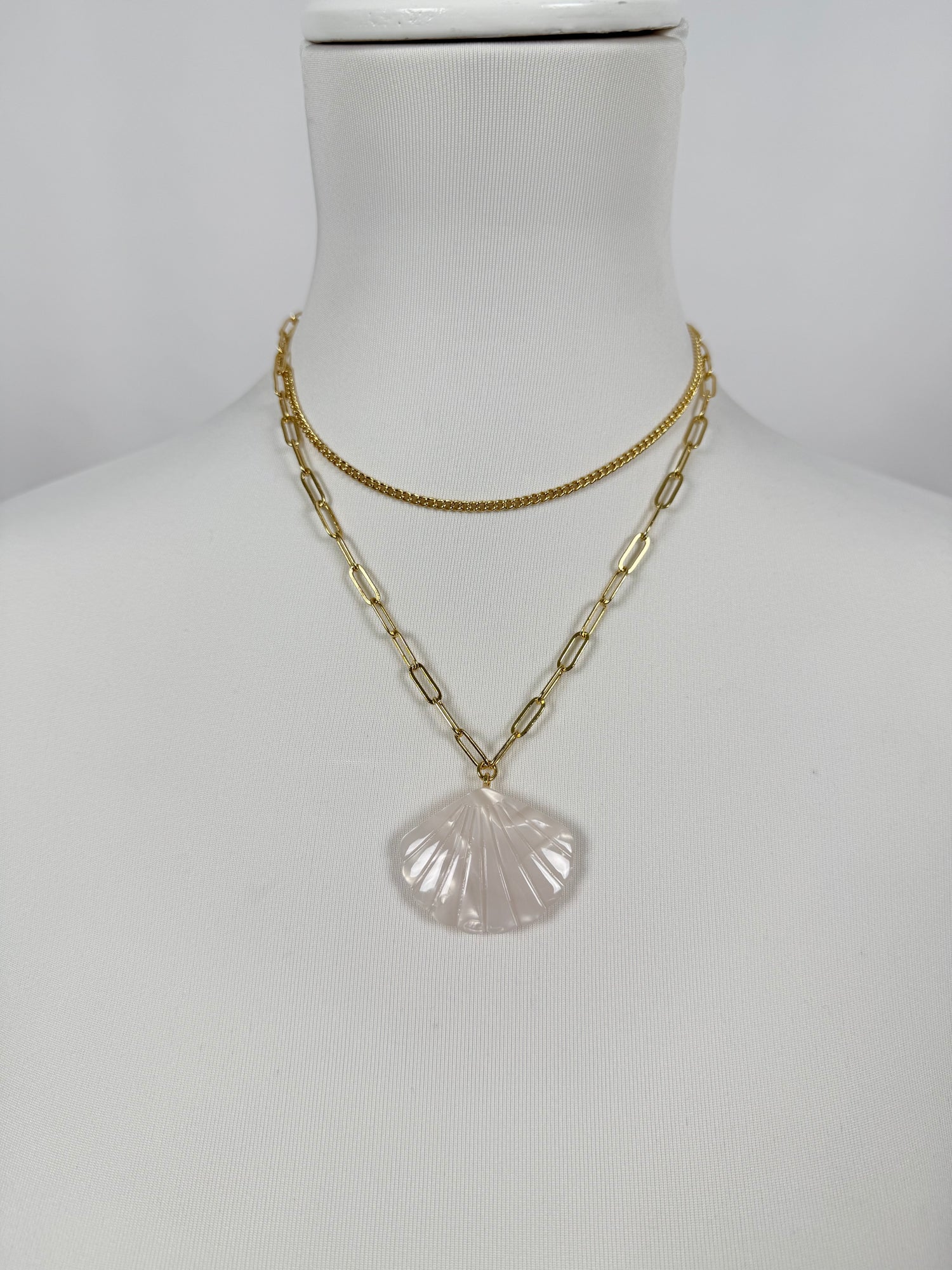 Collier pendentif coquillage superposé