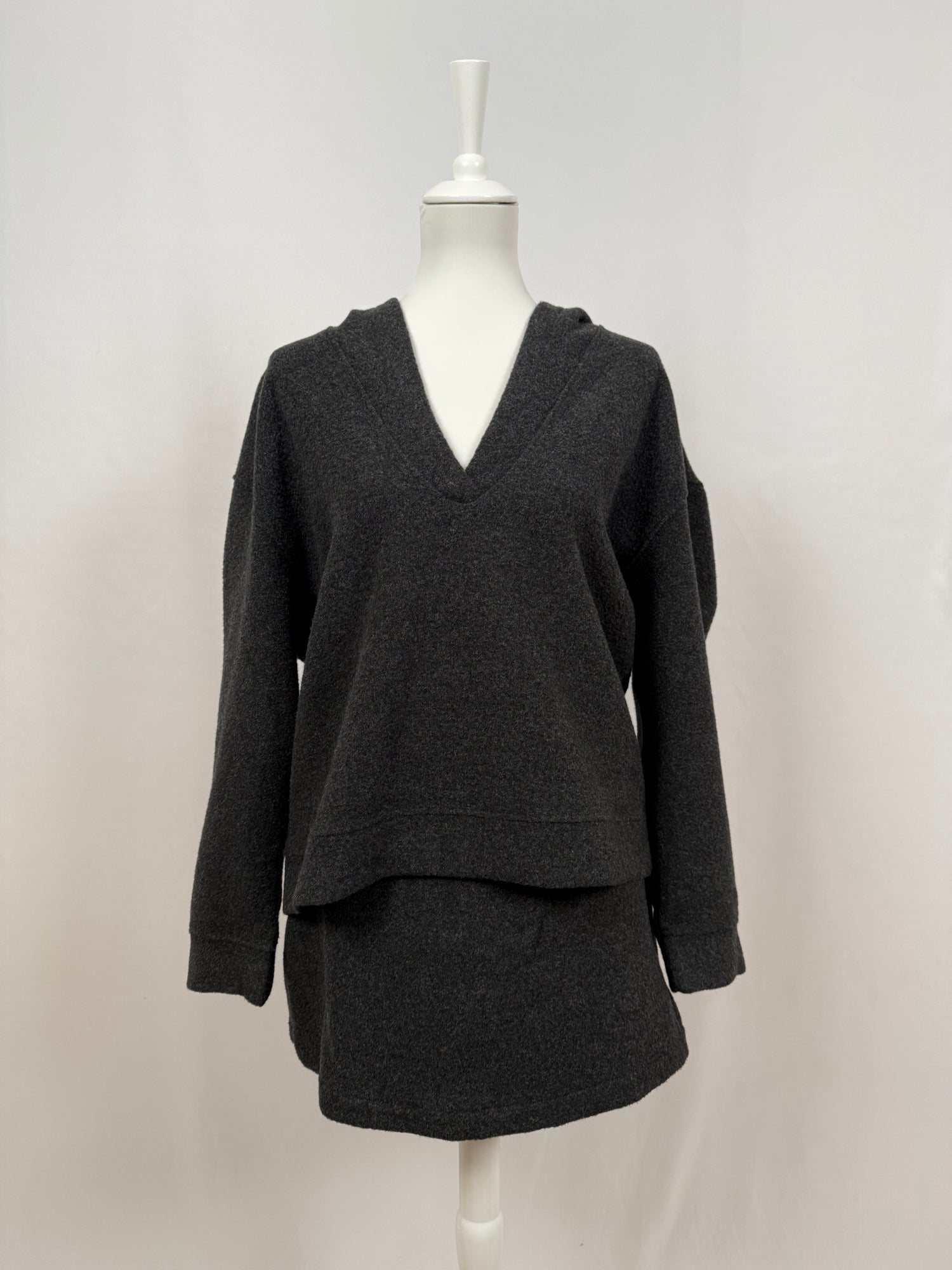 Ensemble hoodie Belsay et mini-short gris en laine