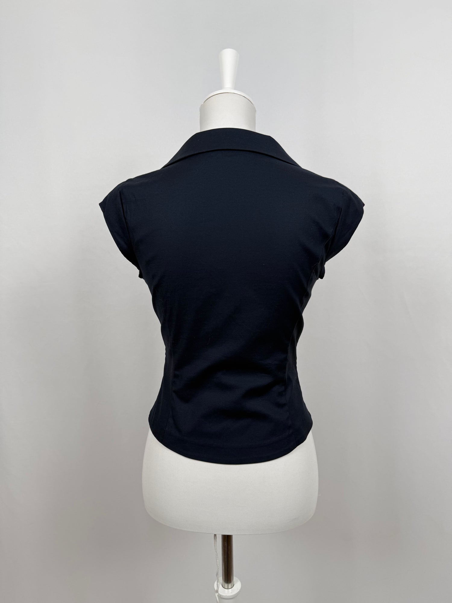 Top boutonné cintré bleu marine