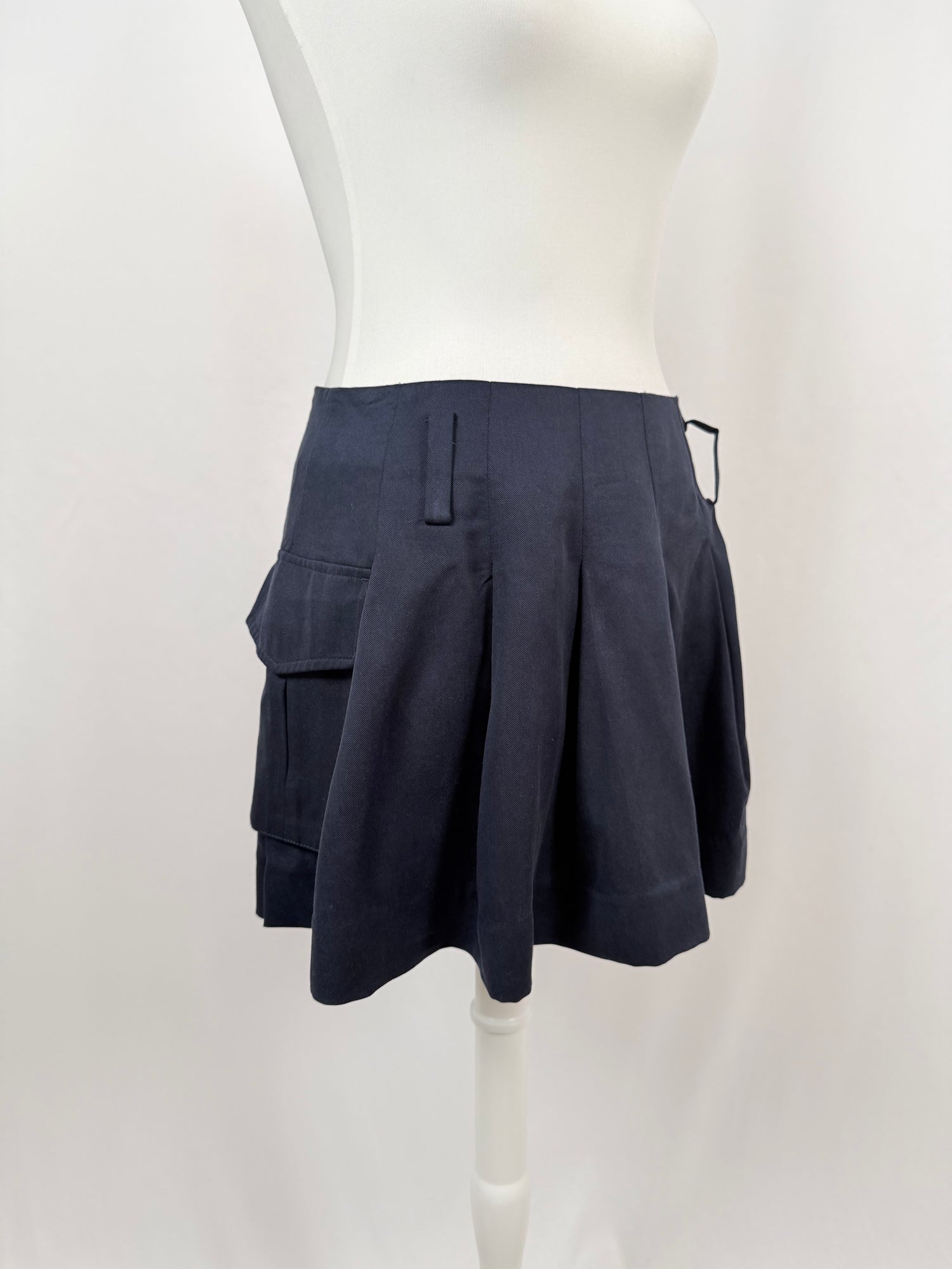 Jupe mini plissée bleu marine