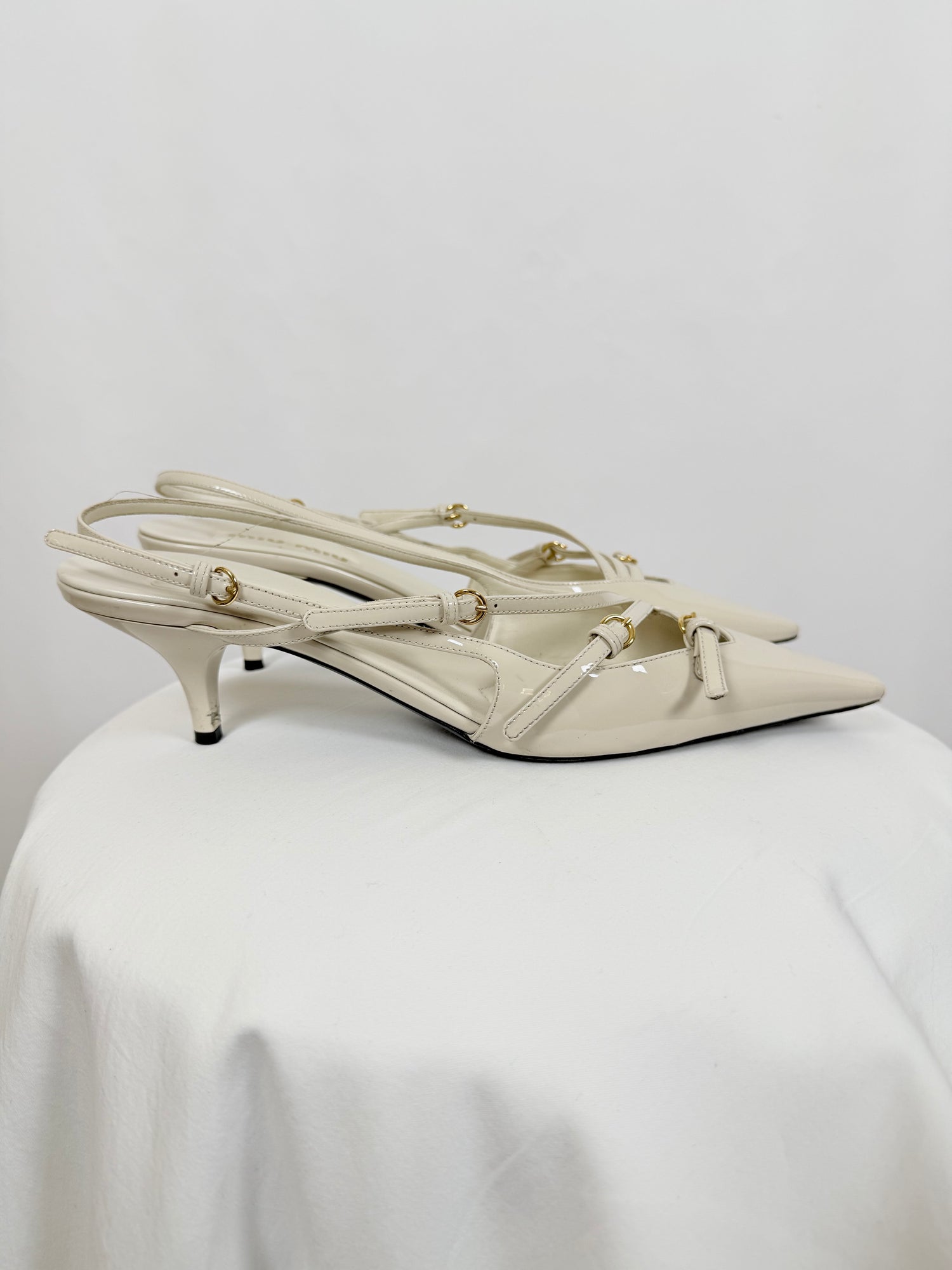 Slingback pointed-toe pumps