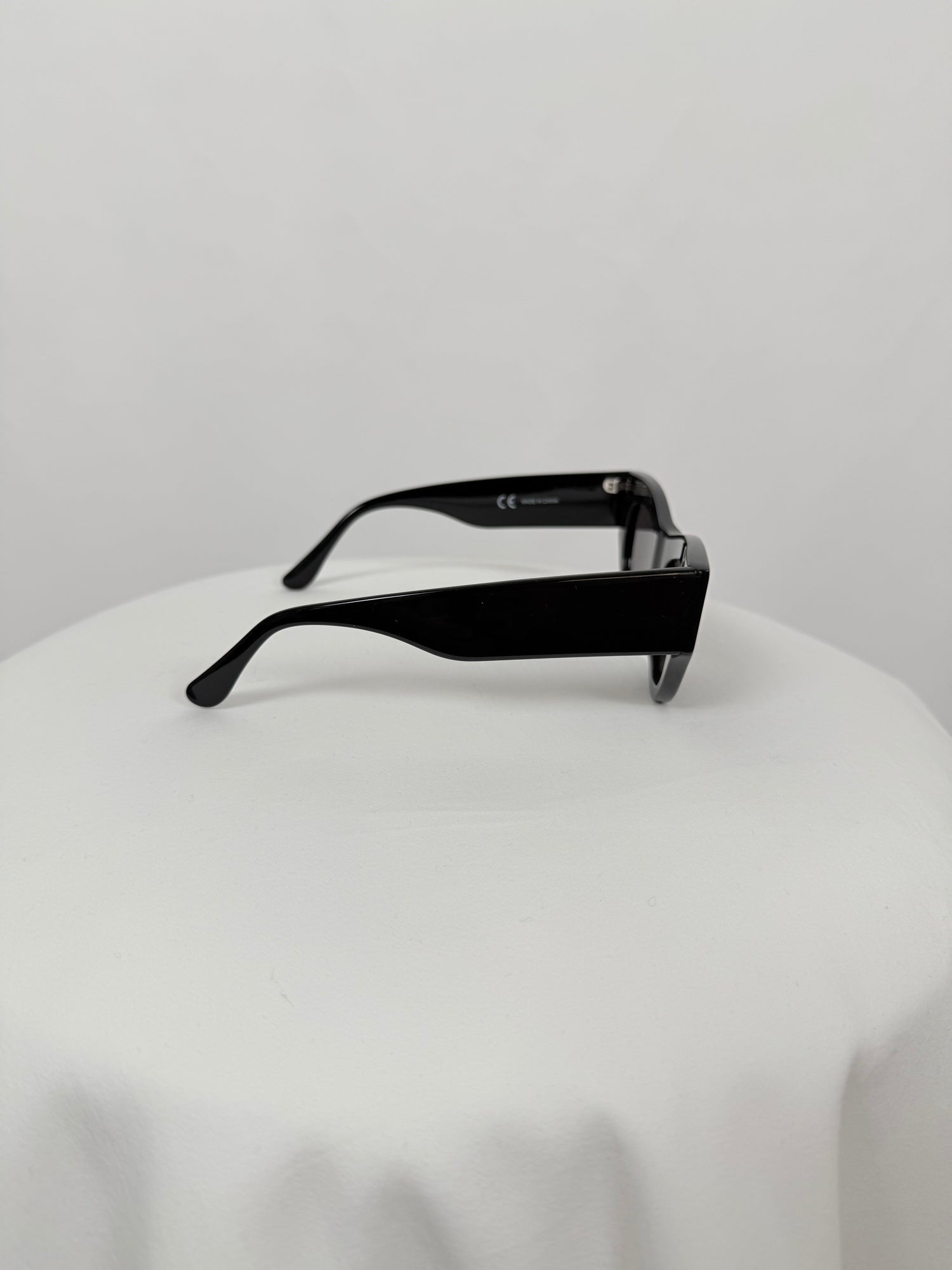 Lunettes de soleil Venezia cat-eye noires