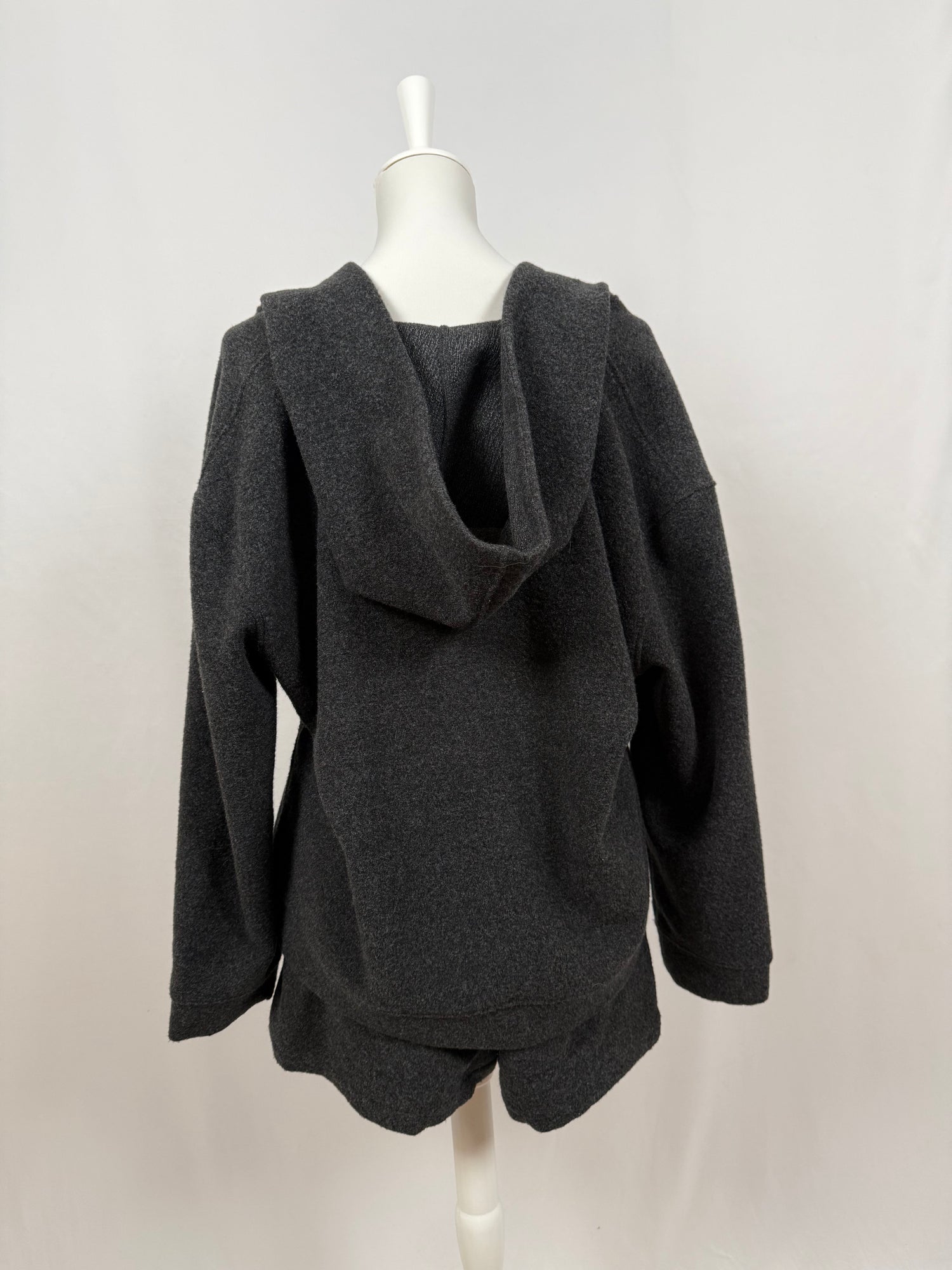 Ensemble hoodie Belsay et mini-short gris en laine