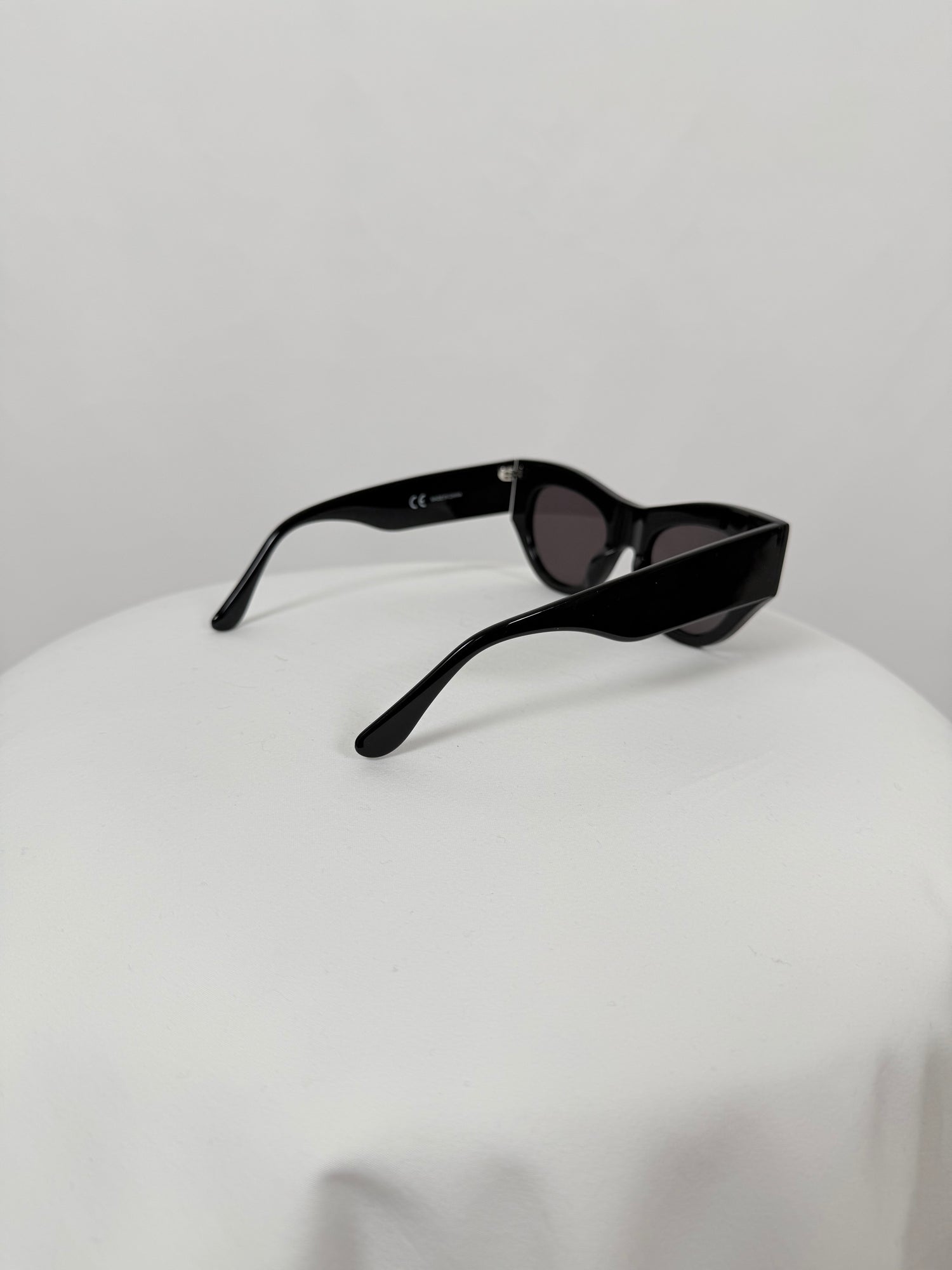 Lunettes de soleil Venezia cat-eye noires