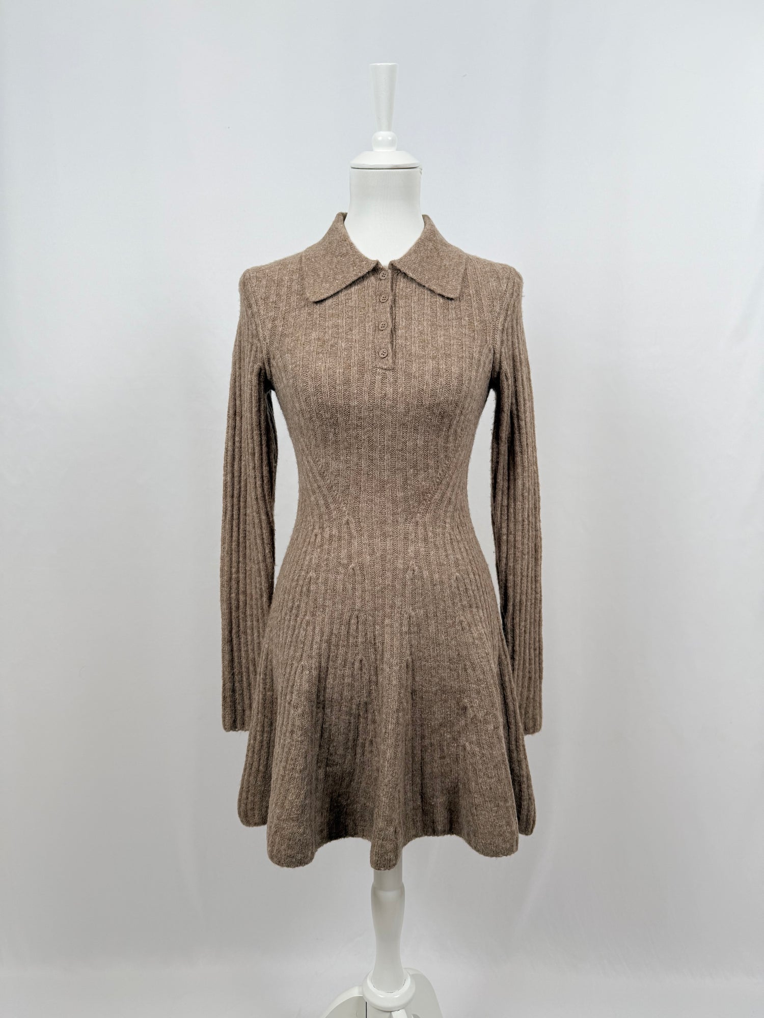 Izel taupe short dress