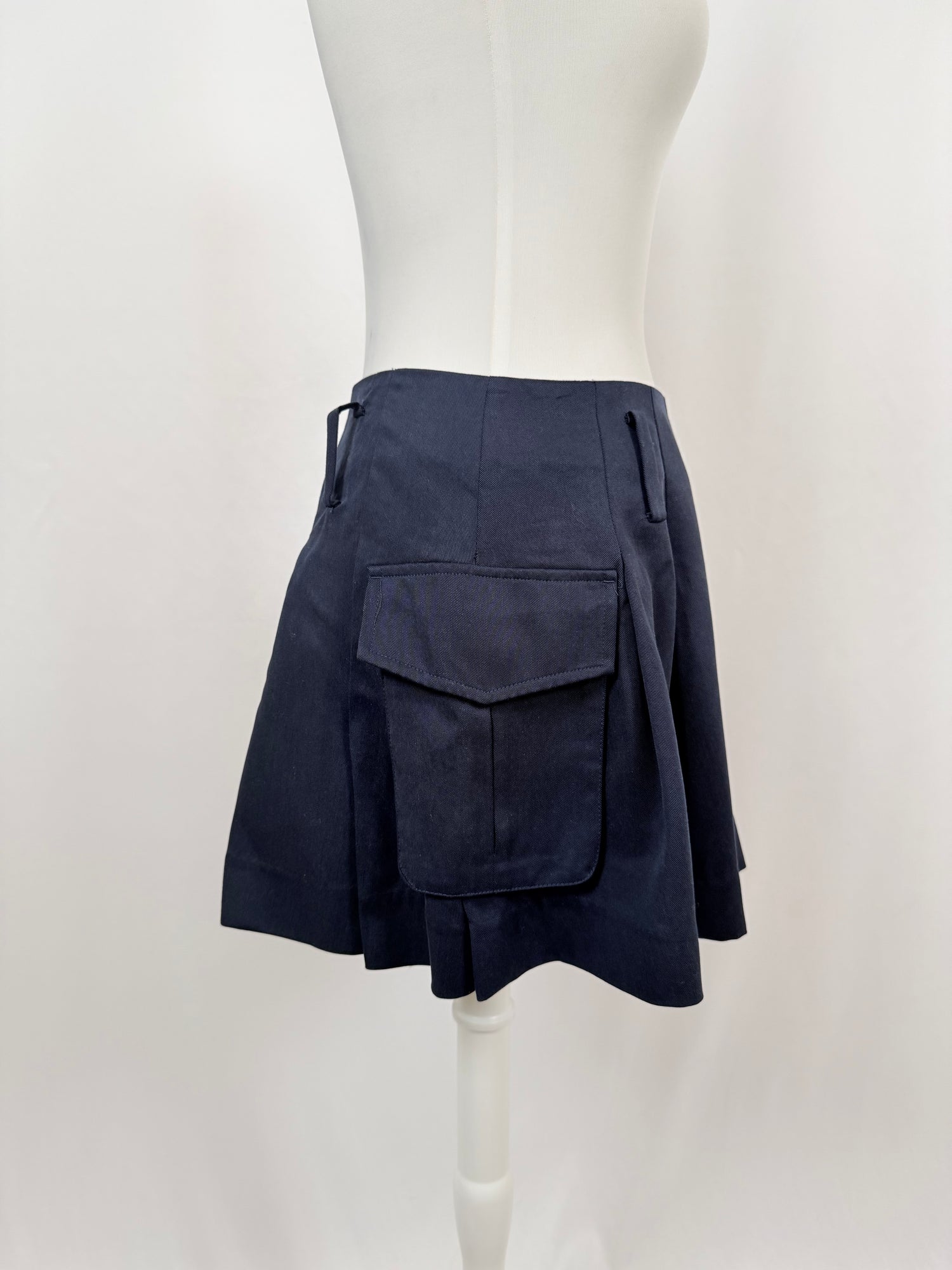 Jupe mini plissée bleu marine