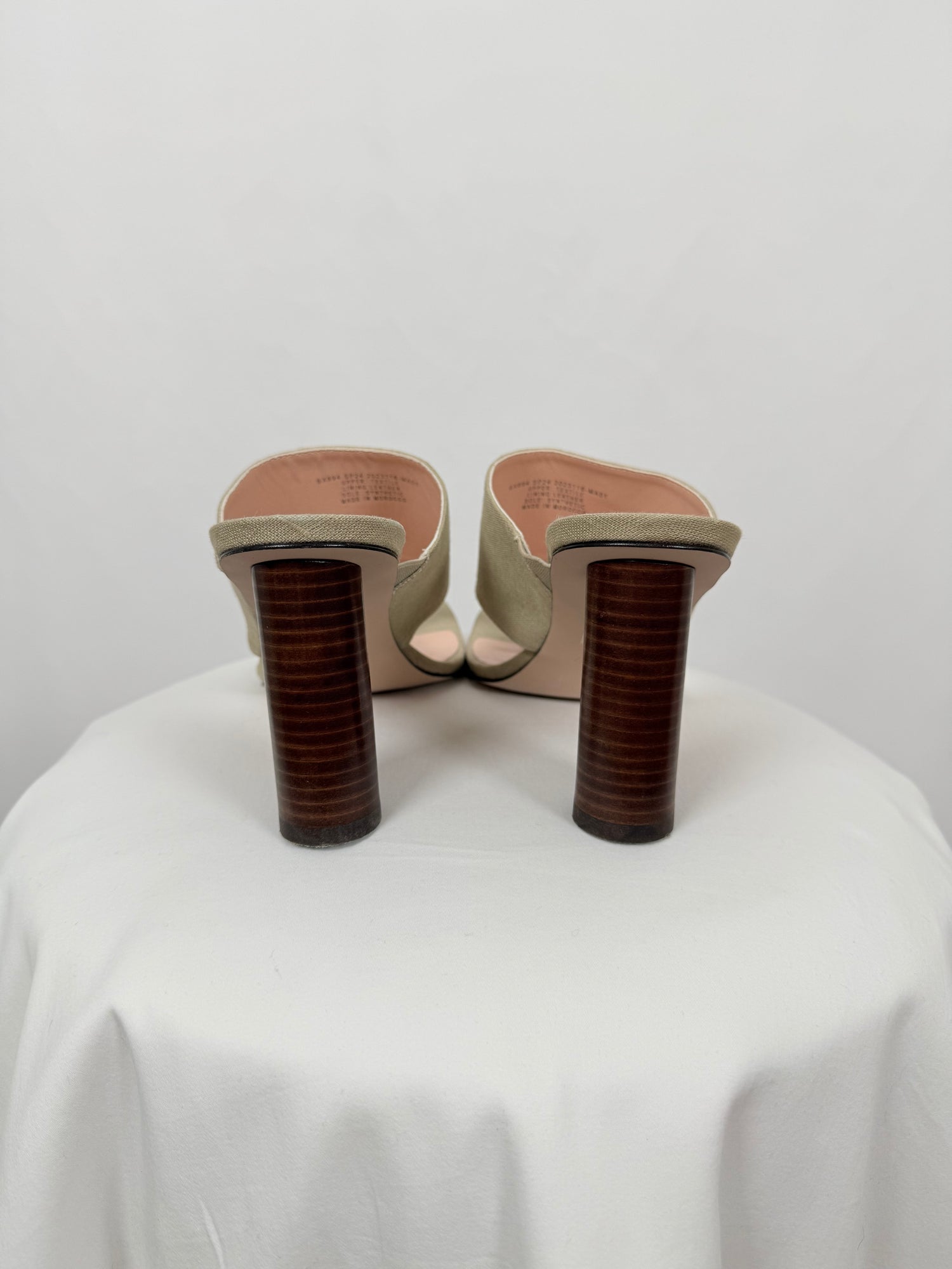 Sandales à talons en lin beige