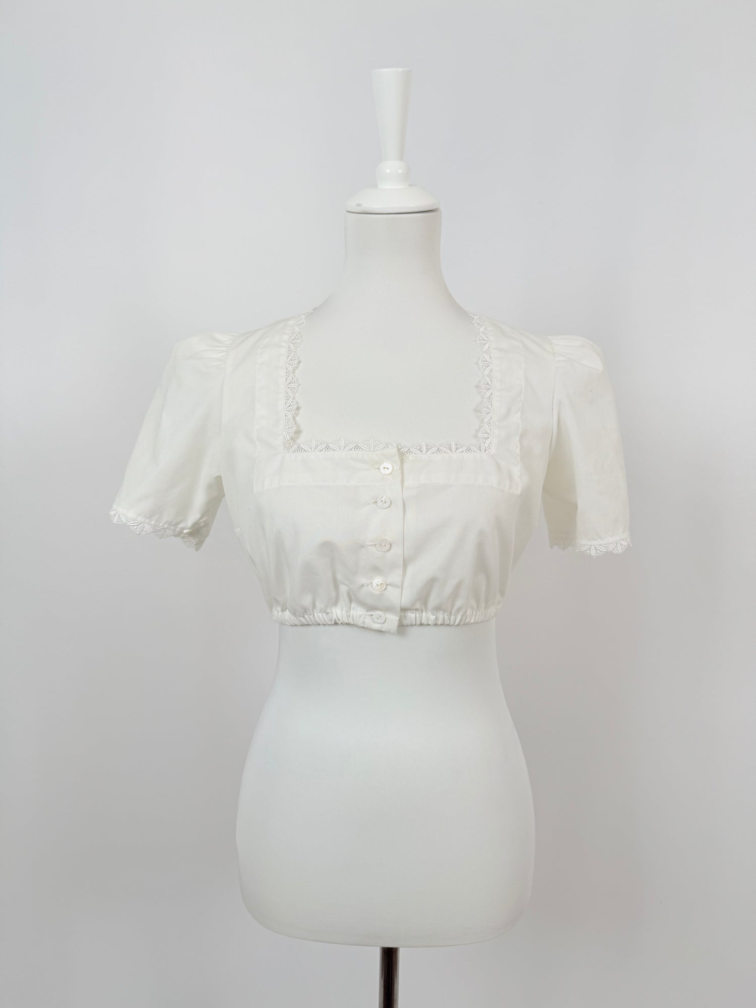 Blouse courte blanche col carré