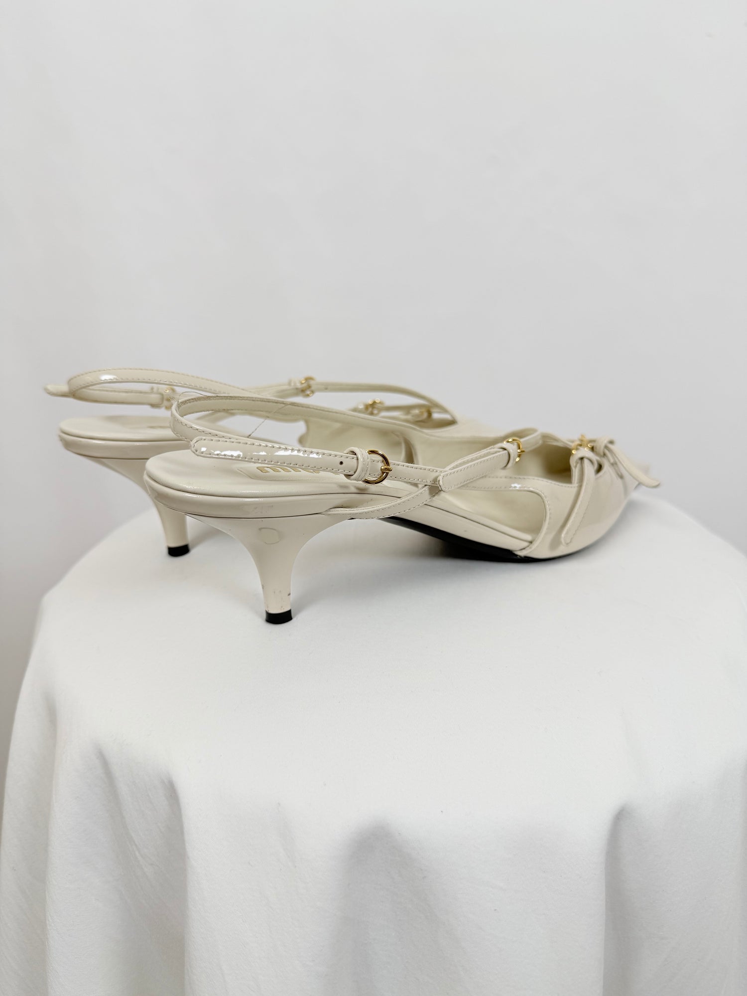 Slingback pointed-toe pumps