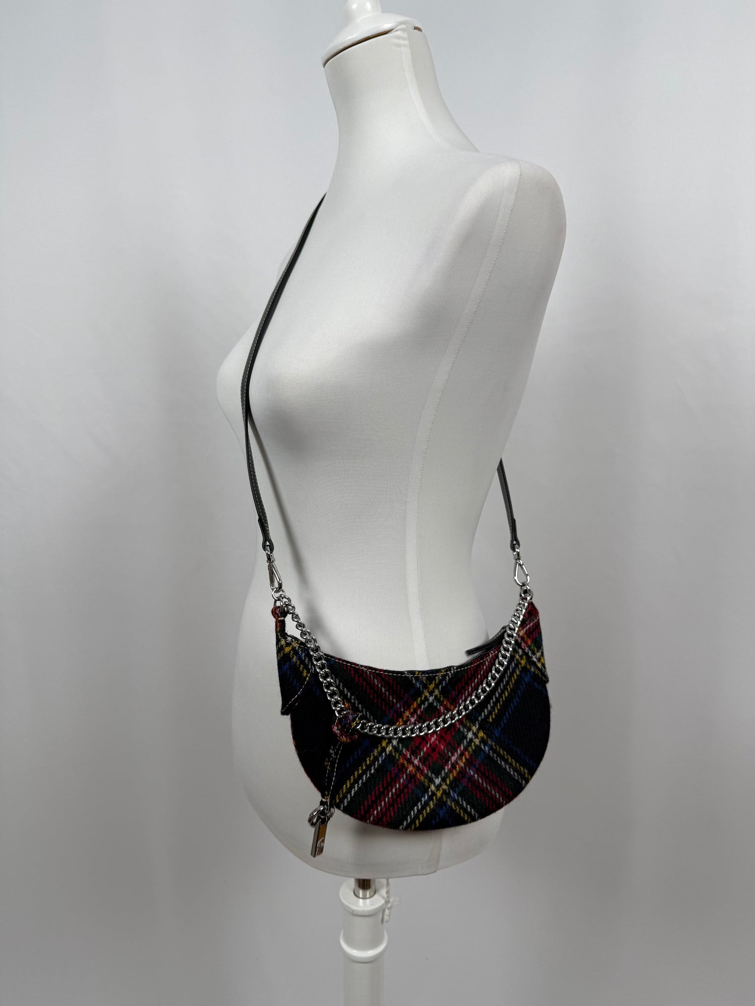 Tartan-patterned shoulder bag