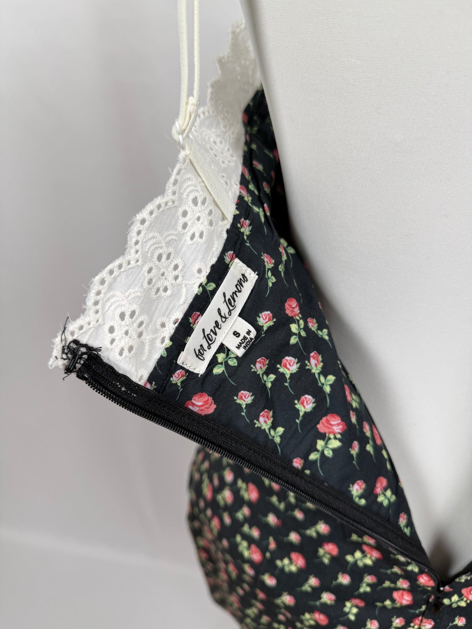 Robe mini Camille noire fleurie