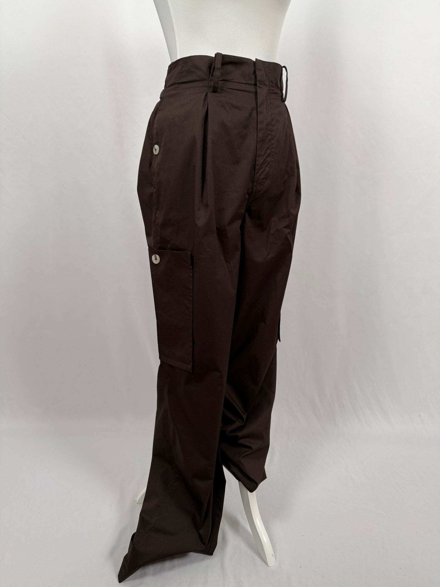 Brown wide-leg pleated trousers