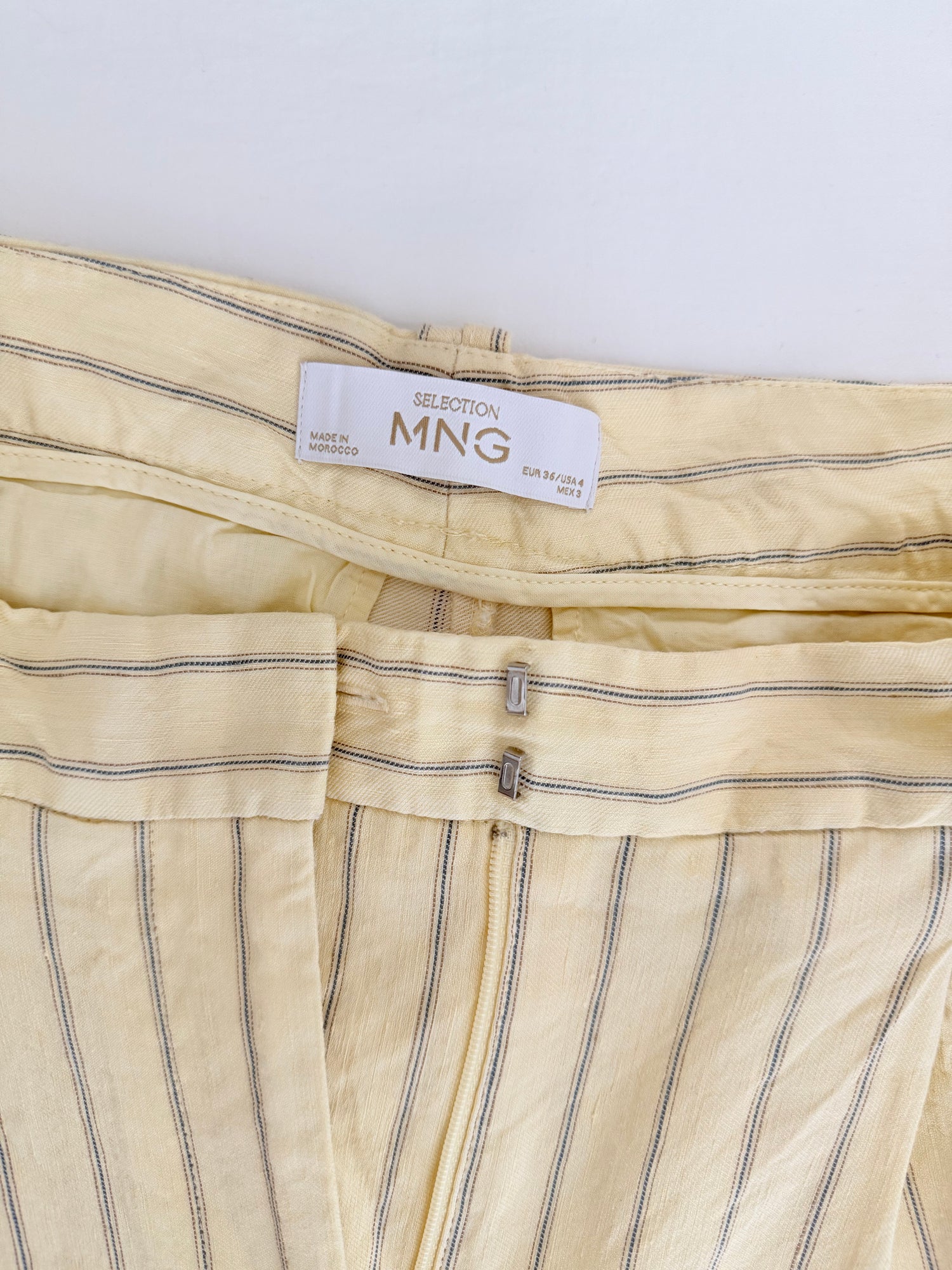 Pantalon en lin à rayures jaune