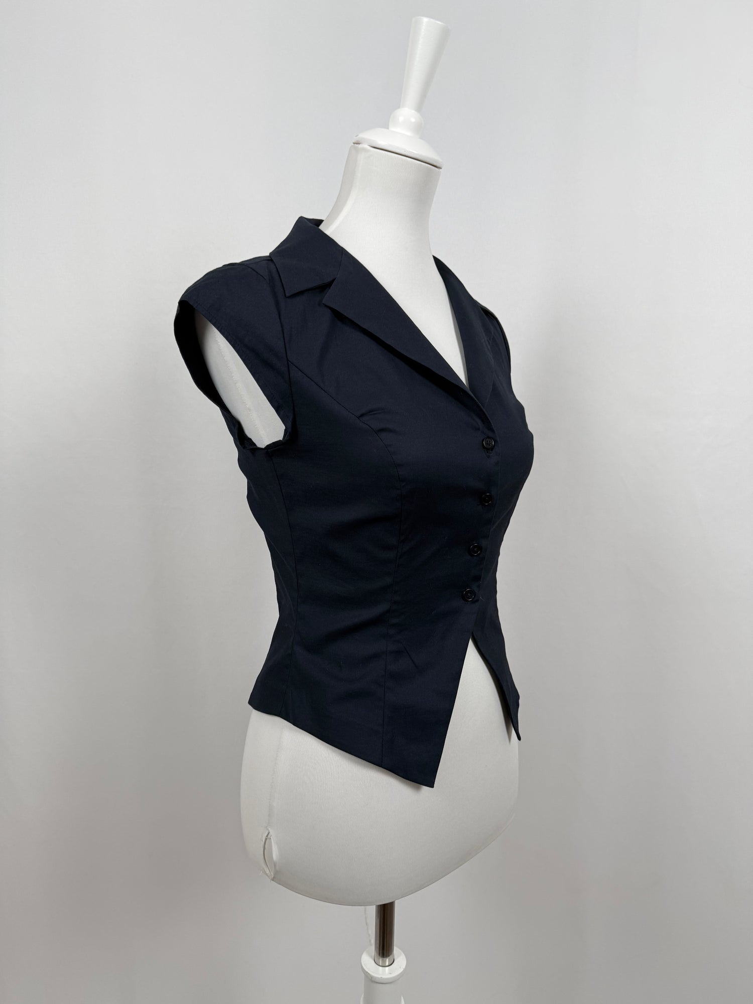 Top boutonné cintré bleu marine