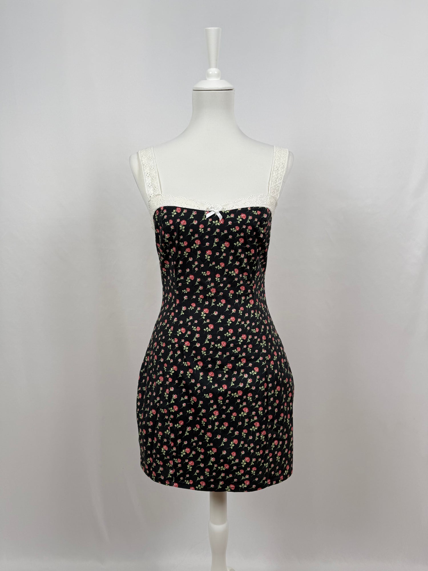 Robe mini Camille noire fleurie