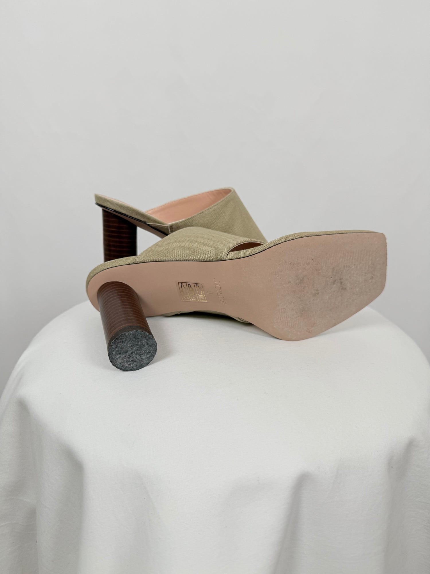 Sandales à talons en lin beige