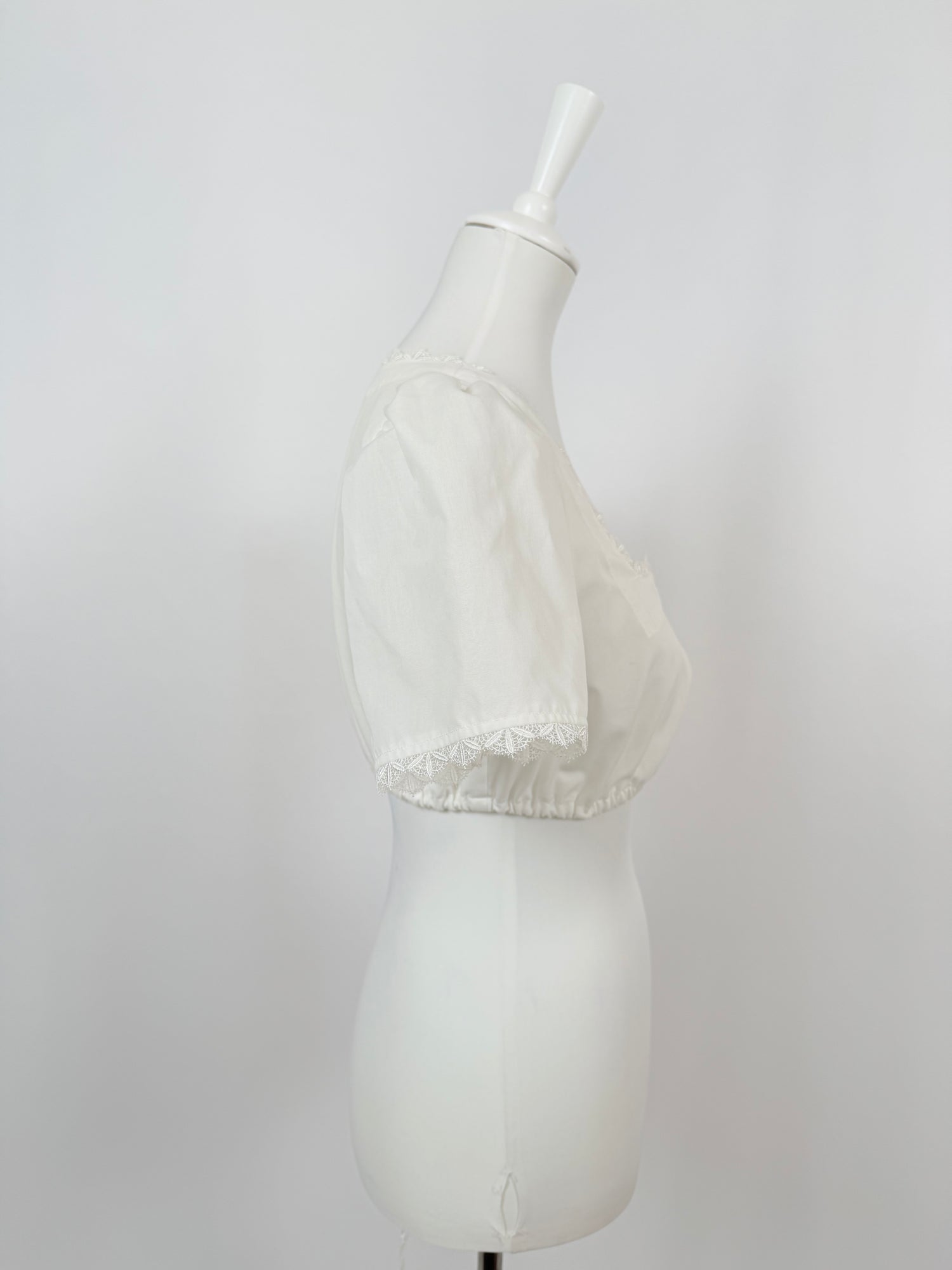 Blouse courte blanche col carré
