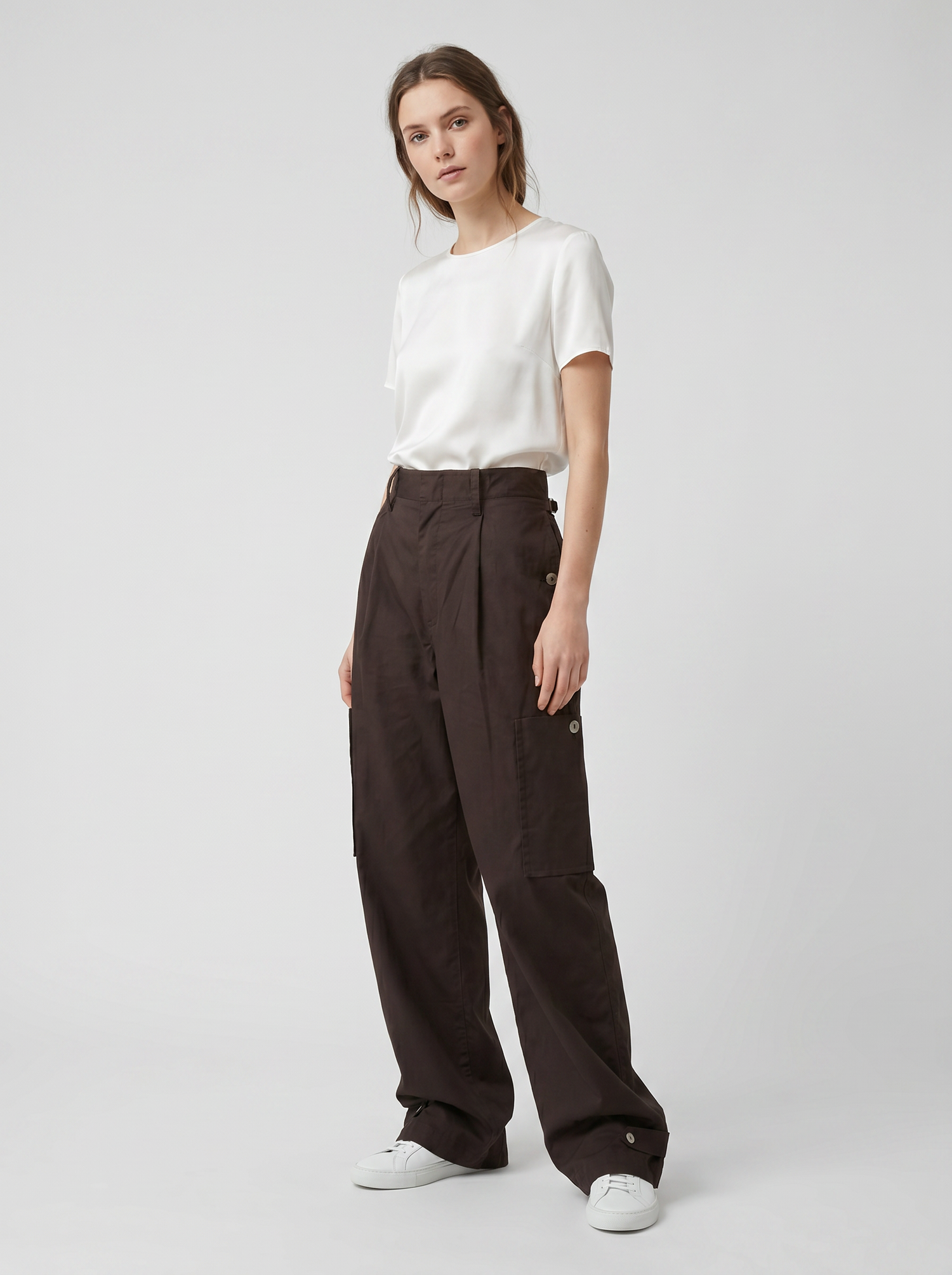 Brown wide-leg pleated trousers